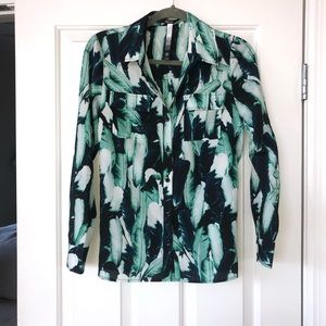 Kensie button down top!